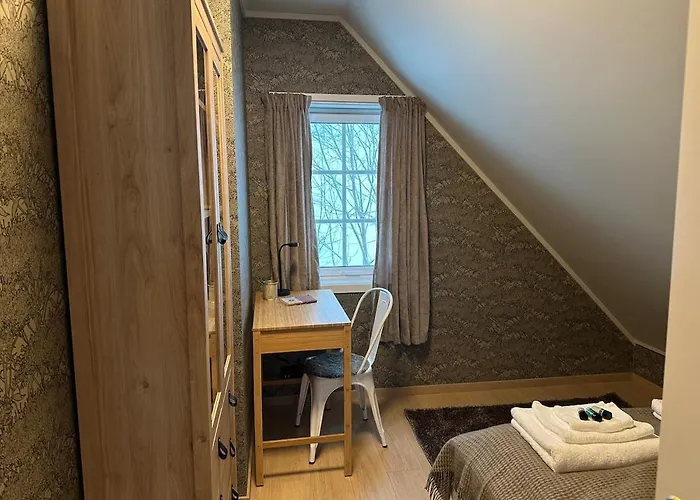 Cozy And Modern In Hamna