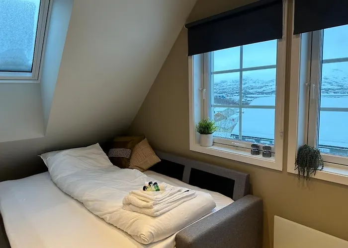 Cozy And Modern In Hamna 아파트
