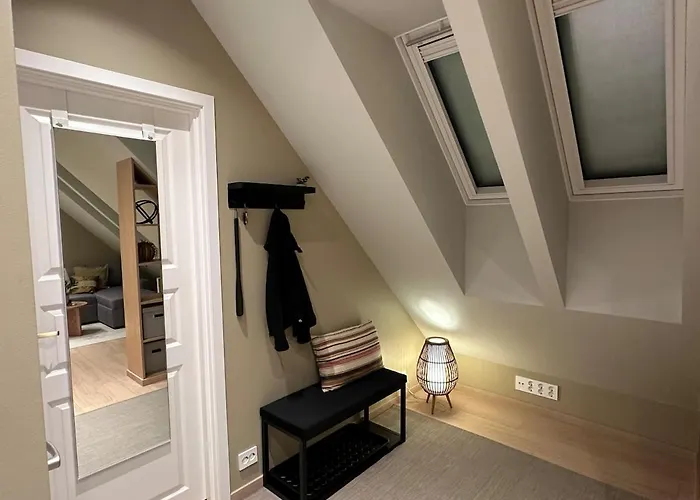 Cozy And Modern In Hamna 아파트 *
