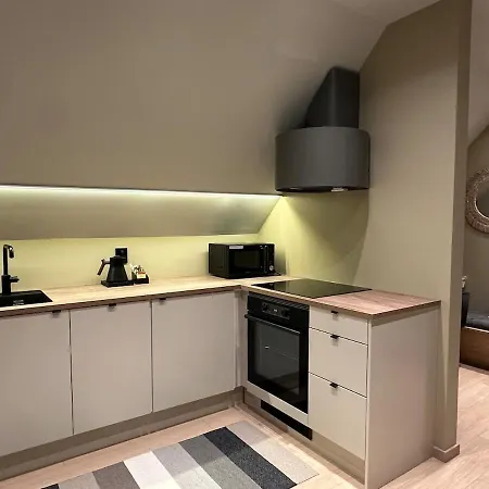 Cozy And Modern In Hamna Apartment