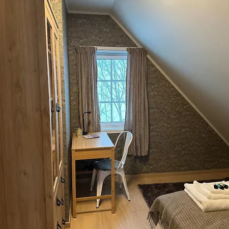Cozy And Modern In Hamna